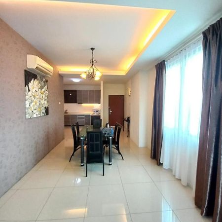 K. Riverfront Apartment Ipoh Exteriör bild