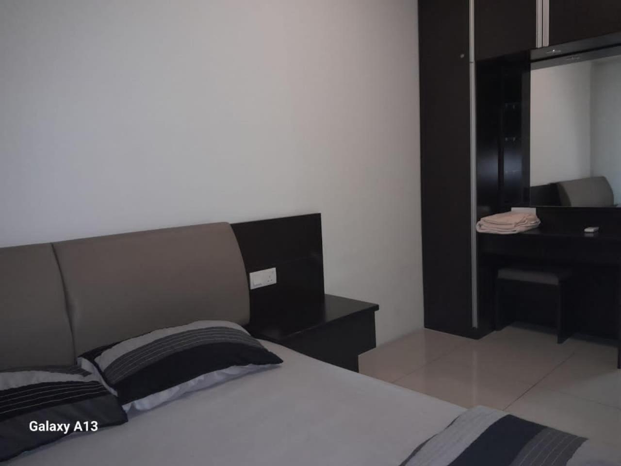 K. Riverfront Apartment Ipoh Exteriör bild