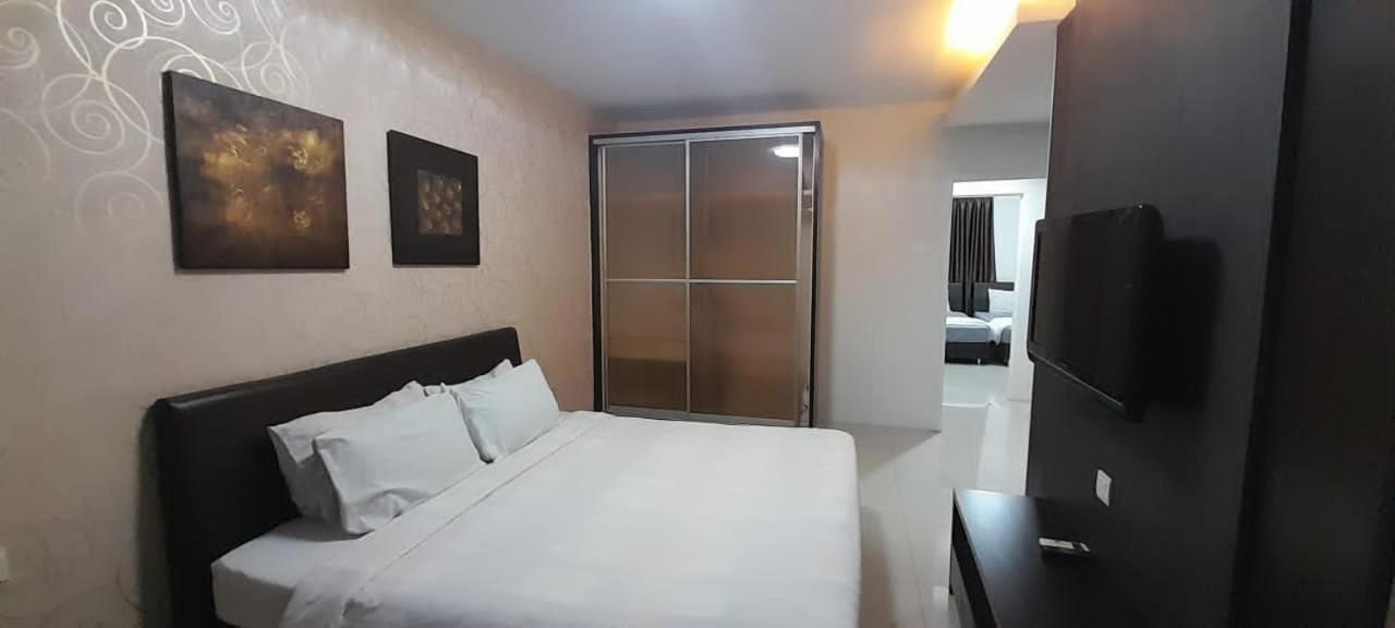 K. Riverfront Apartment Ipoh Exteriör bild
